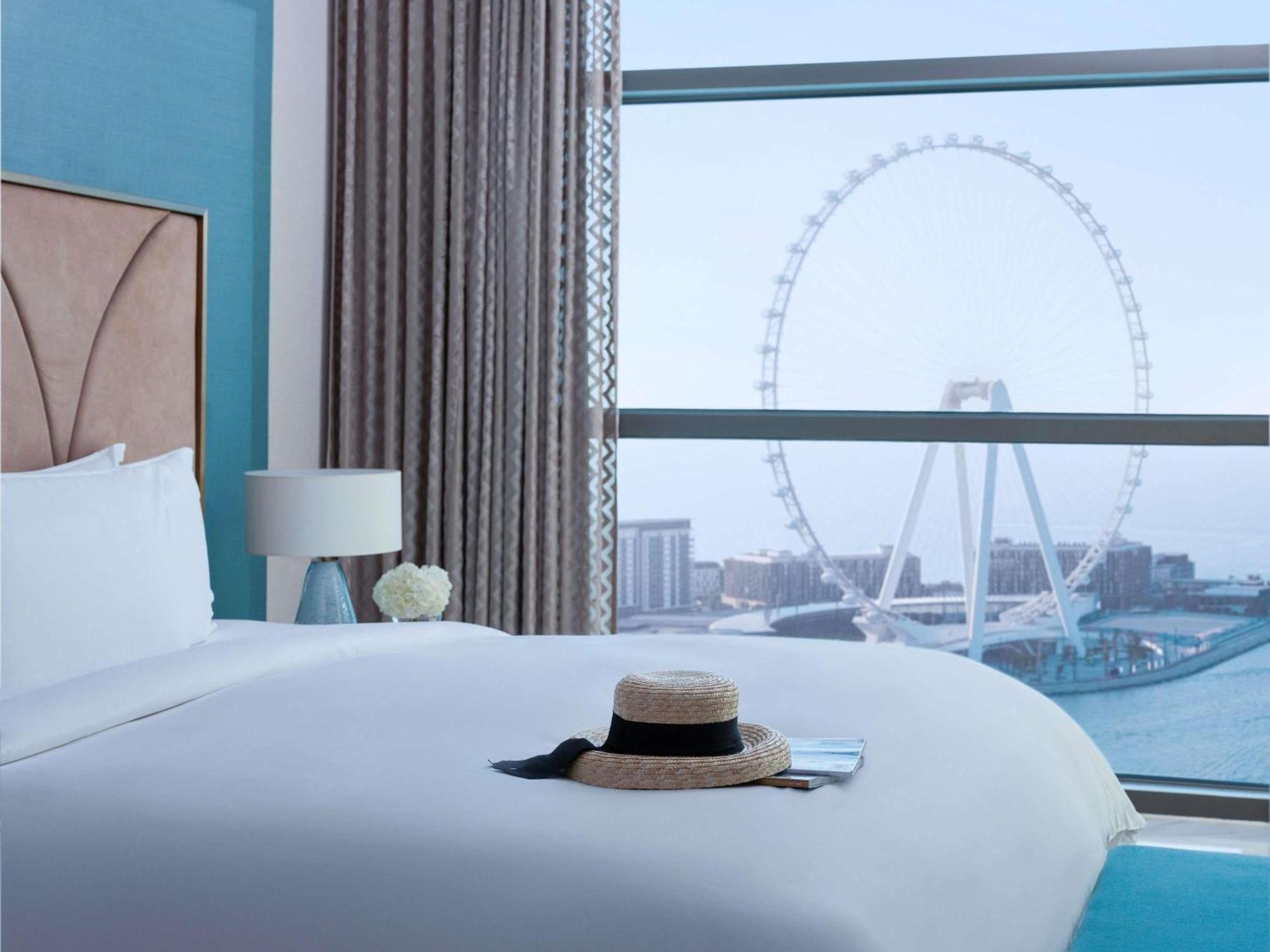 Opera King Suite with Balcony and Seaview - Club Access