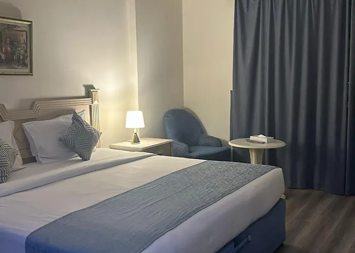 Green House Suites & Apartment