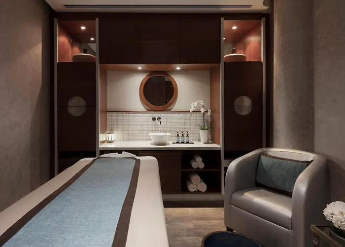 Resort: Jumeirah Emirates Towers Dubai