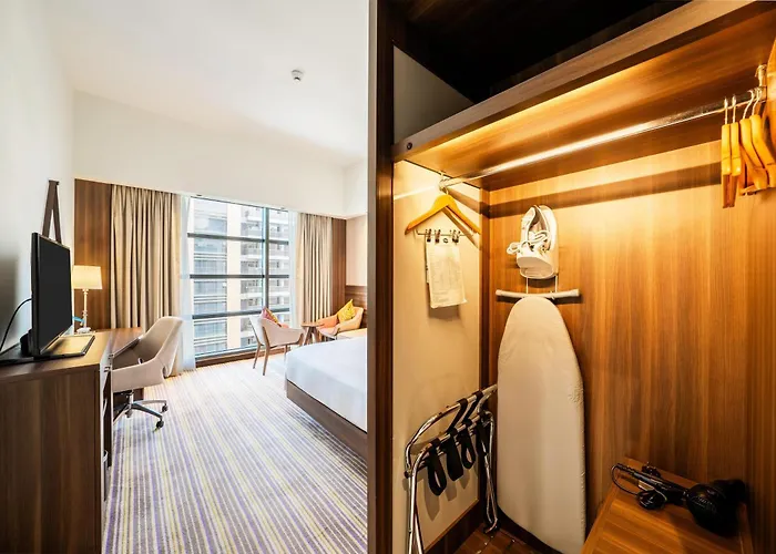  Hampton By Hilton Dubai Airport